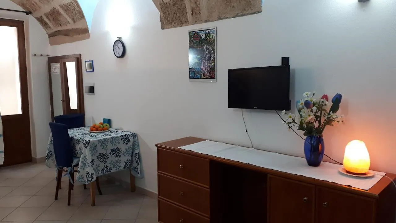Aura Apartment ألغيرو